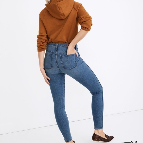 Madewell 10” High Rise Skinny Jeans in Dewitt Wash - Picture 11 of 11